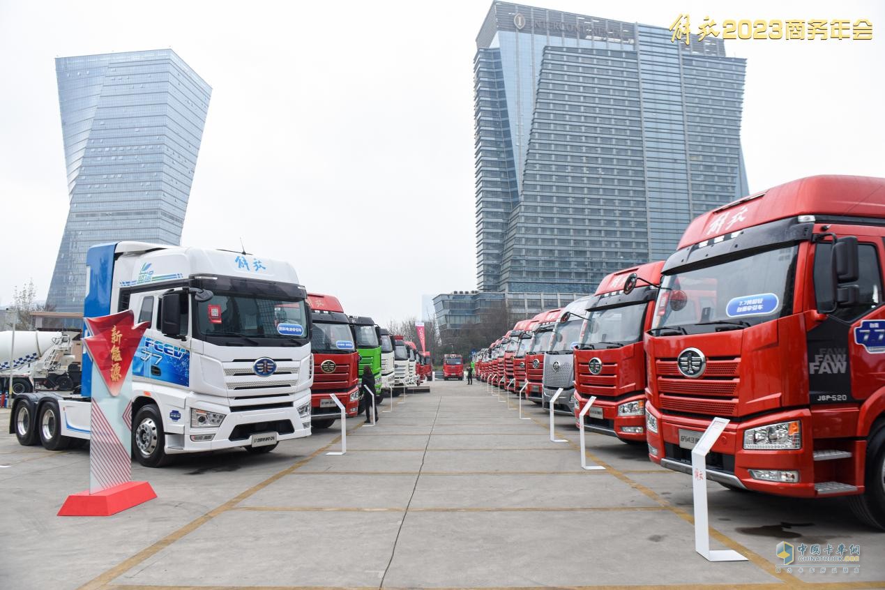 鉚足干勁兒迎春潮！一汽解放2月終端份高達30.2%，實現(xiàn)銷量、份額雙提升