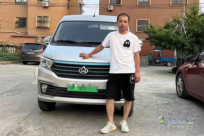 第一次買貨車就選擇了長(zhǎng)安跨越，張阿斌選車的方式是信賴！