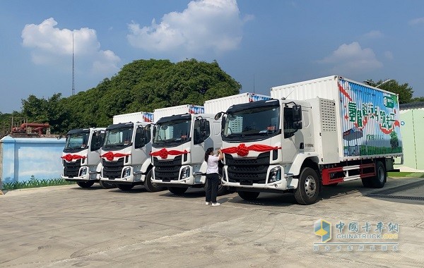 引領(lǐng)氫能商用車新高度，乘龍喜獲年度氫燃料電池汽車獎(jiǎng)