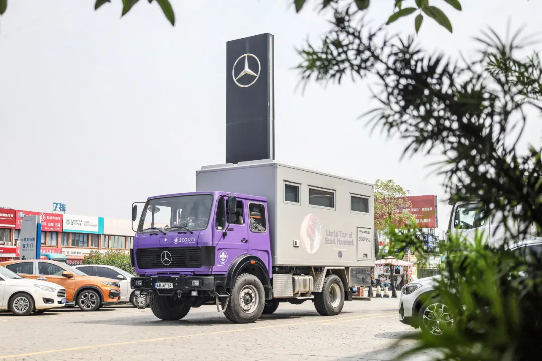 老車新夢，抵達(dá)成都：38年前的奔馳消防車變身旅居車環(huán)游世界