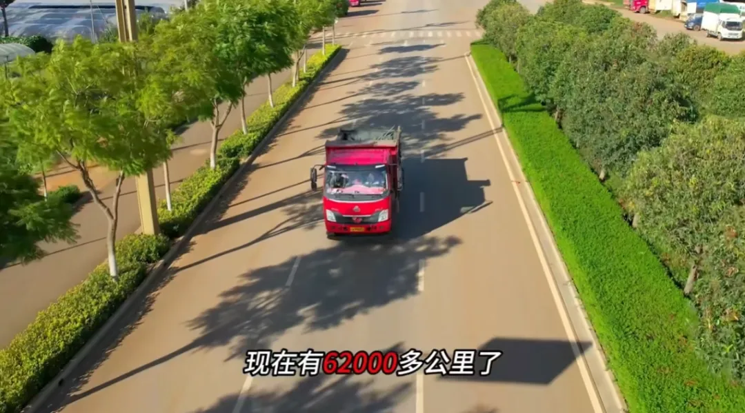 省油動力足！乘龍L3自卸車穩(wěn)跑貨運路