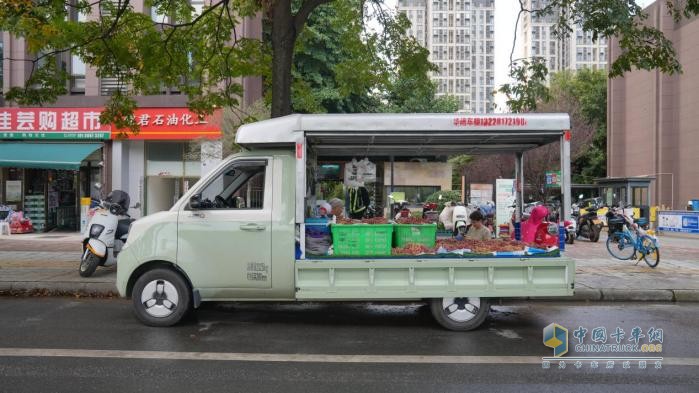 擺攤就要與眾不同！經(jīng)濟(jì)小能手祥菱Q助力王師傅高效致富