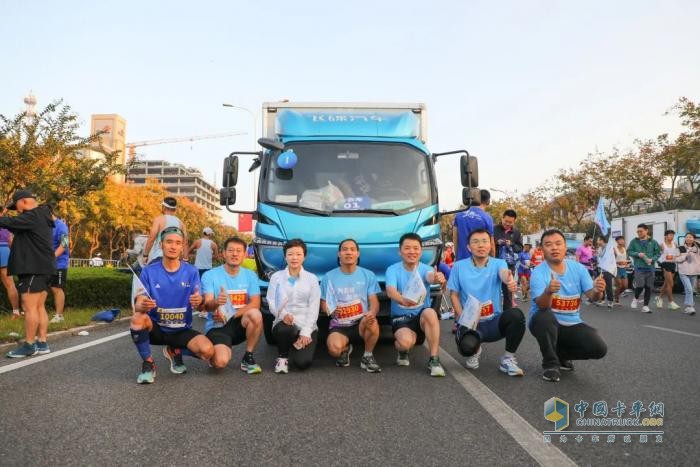 賽事官方唯一指定用車 飛碟汽車與跑友們共赴“日馬”之約！