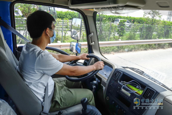 物流老板龍年搶得頭彩！大馬力江鈴輕卡開工即提車