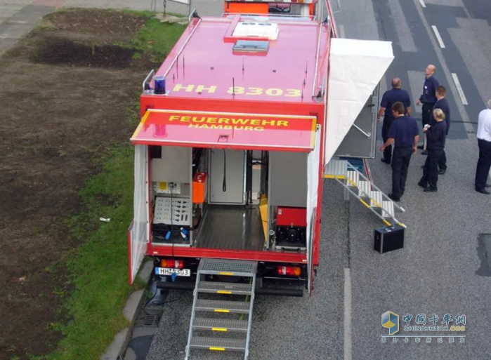 好車推薦-漢堡消防隊設備車輛通訊設備消防車