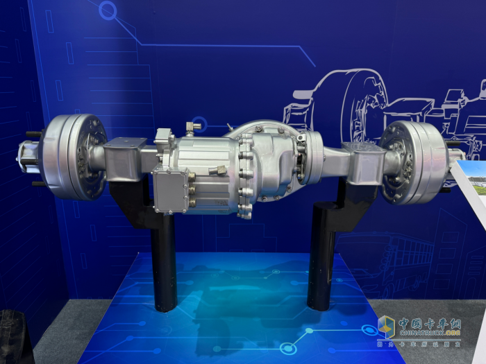 攜EP5/EP7電驅(qū)橋亮相中國(guó)道路運(yùn)輸年會(huì) 東風(fēng)德納車橋助力綠色城市運(yùn)輸