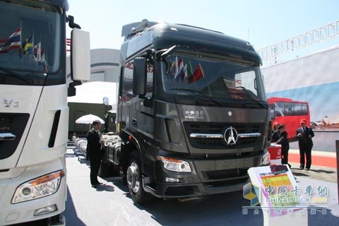 2010北京車展北奔重卡V3系列2540S牽引車