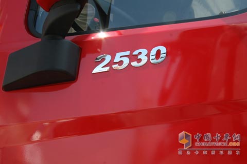 2010北京車展北奔重卡V3系列2530S天然氣牽引車