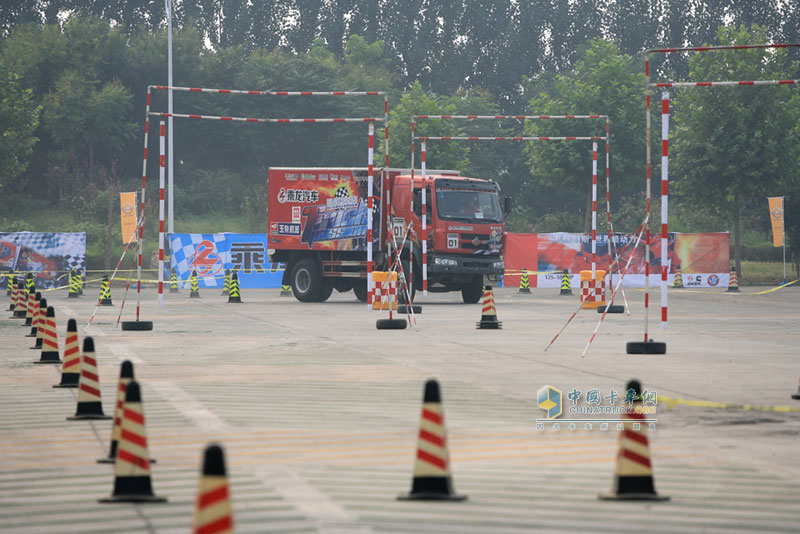 東風柳汽乘龍汽車杯首屆全國中卡極限挑戰(zhàn)賽--鄭州站