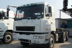 華菱重卡 重載型 430馬力 6X4 國五牽引車(HN4250B46C4M5)