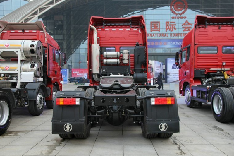 陜汽重卡 德龍X3000 460馬力 6X4 LNG 國五牽引車(SX42584X344TL)