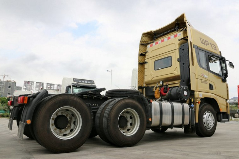 陜汽重卡 德龍X3000 500馬力 6X4 國五牽引車(SX4250XC4Q2)