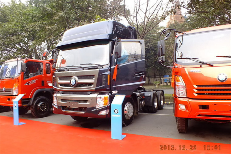 重汽王牌 W5G重卡 375馬力 6X4 國四牽引車(CDW4250A1T4)