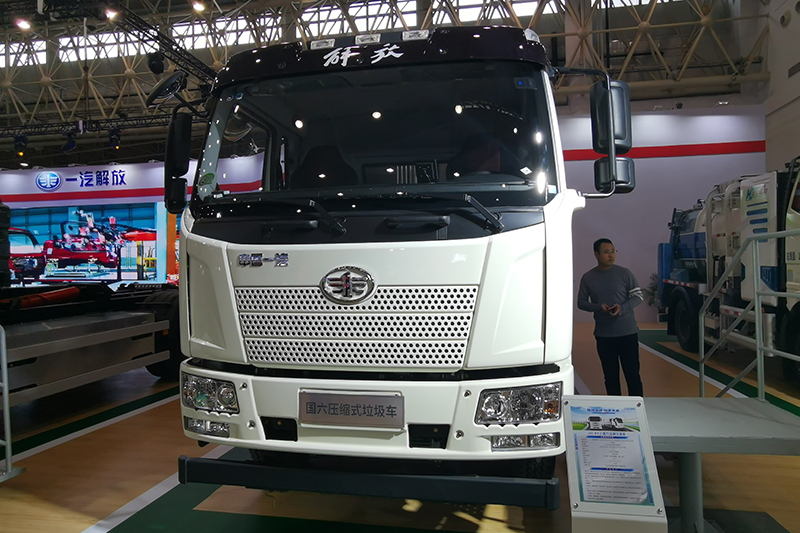 一汽解放 J6L 220馬力 4×2 國六壓縮垃圾車（ZBH5180ZYCAE6）