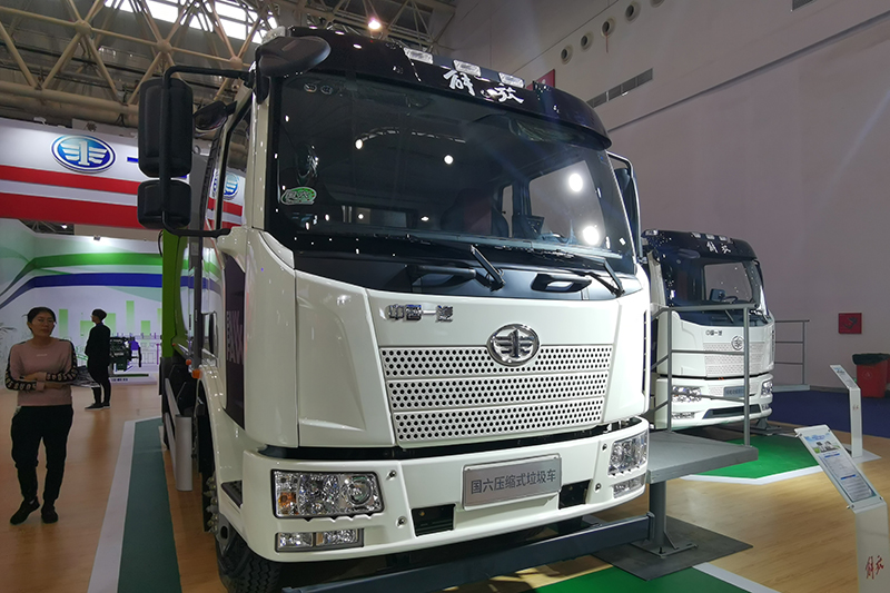 一汽解放 J6L 160kW 4×2 純電動車廂可卸式垃圾車（ZBH5180ZXXCABEV）