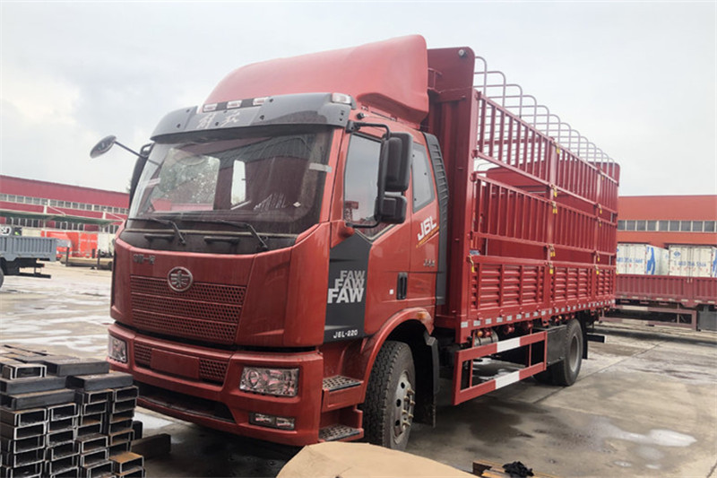 一汽解放 新J6L重卡 220馬力 4X2 6.75米倉(cāng)柵式載貨車(國(guó)六)(CA5160CCYP62K1L4E6)