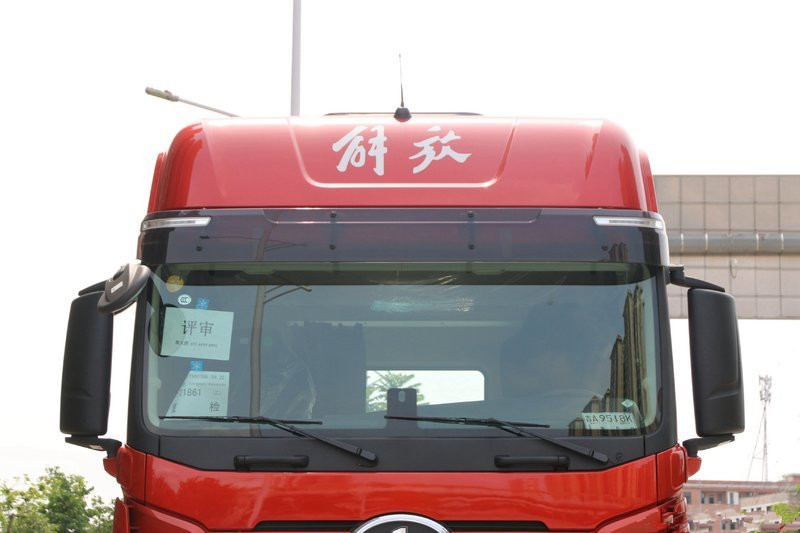 一汽解放 J7重卡 550馬力 6X2R 國五AMT自動(dòng)擋牽引車(CA4250P77K25T2E5)