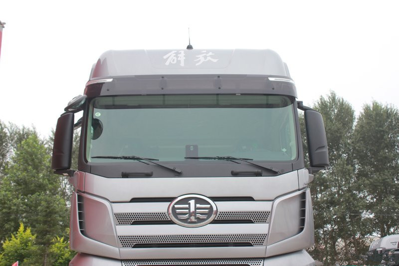 一汽解放 J7重卡 四季版 550馬力 6X4 國五牽引車(液力緩速器)(CA4250P77K25T1E5)