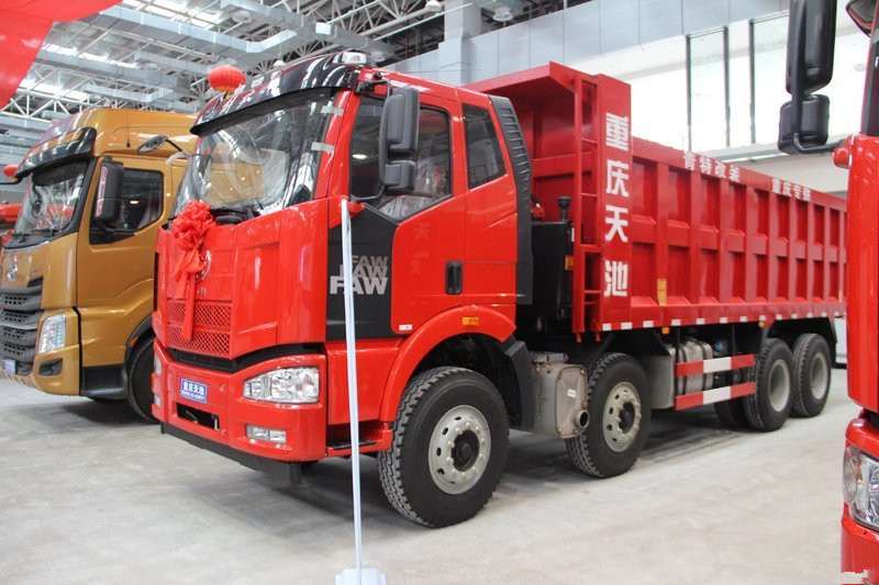 一汽解放 J6M重卡 320馬力 8X4 6.8米 國五自卸車(CA3310P63K1L1T4E5)