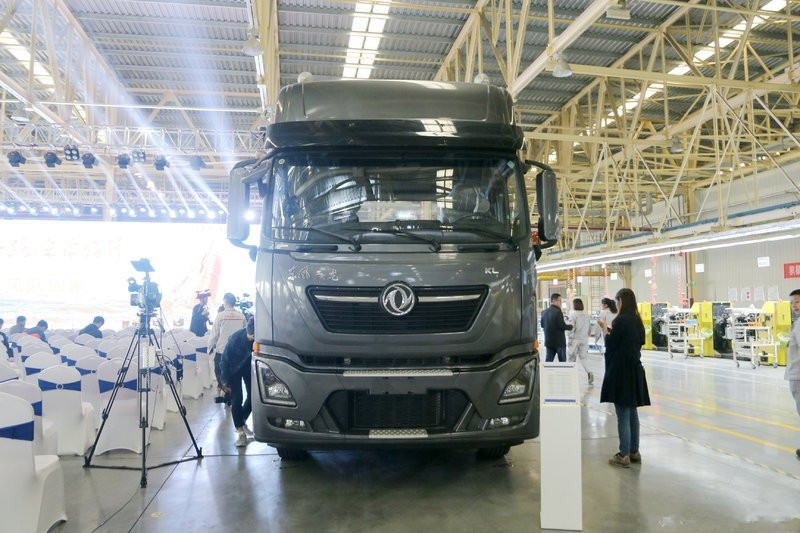 東風(fēng)商用車 新天龍KL重卡 450馬力 6X4 國(guó)五牽引車(DFH4250D)