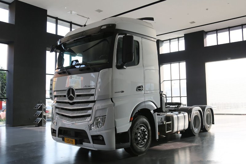 奔馳 新Actros重卡 510馬力 6X4 國(guó)六 牽引車(型號(hào)2651 LS)